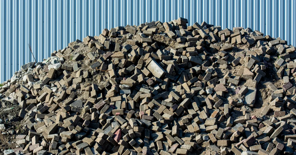 Junk Removal vs. Dumpster Rental: Which One Do You Need?